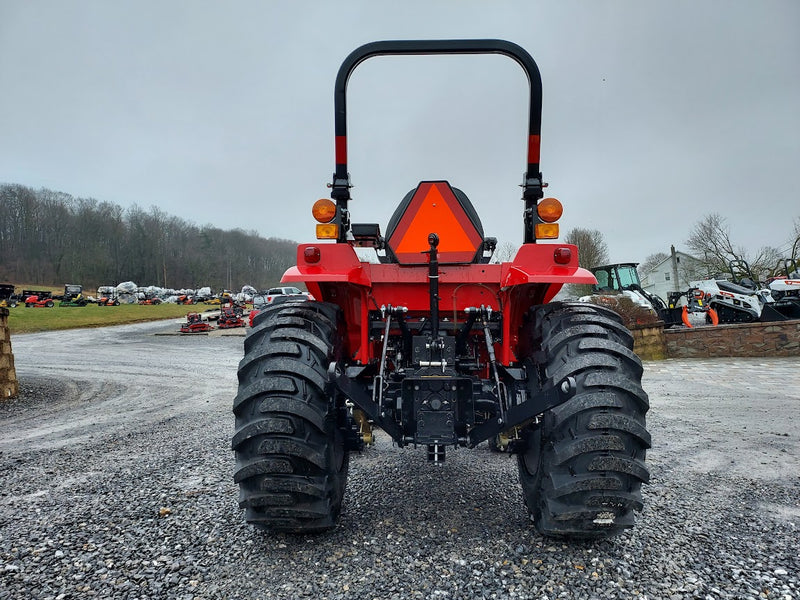 Mahindra 1626 4WD Shuttle Tractor w/Loader / 16264FSIL