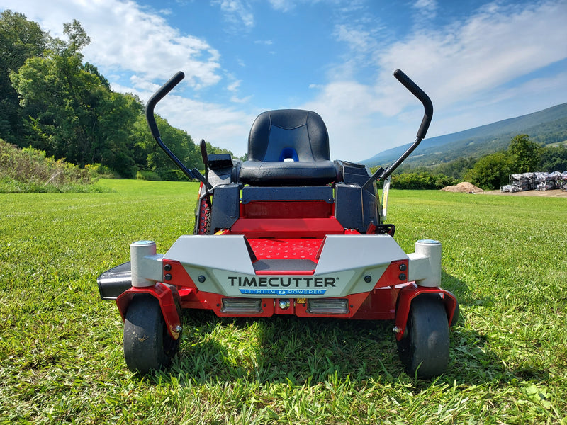 Toro 60V MAX* 42 in. (107 cm) TimeCutter® Zero Turn Mower with (4) 10.0Ah Batteries and Charger (75841)