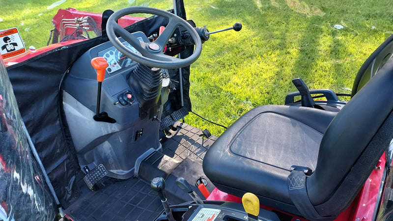 2013 MAHINDRA MAX 28 SHUTTLE W/LOADER