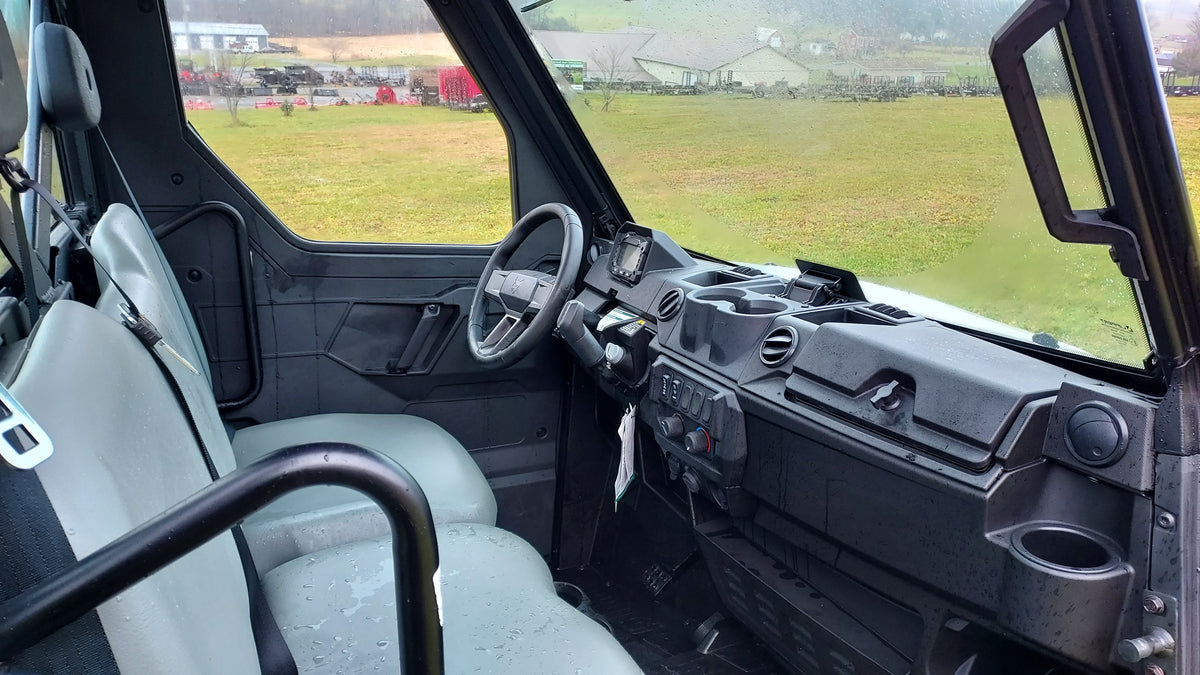 BOBCAT UV34 Gas w/Cab