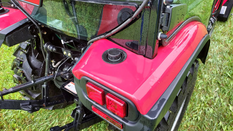 MAHINDRA 2126 HST W/CAB & LOADER 2126P14CHIL