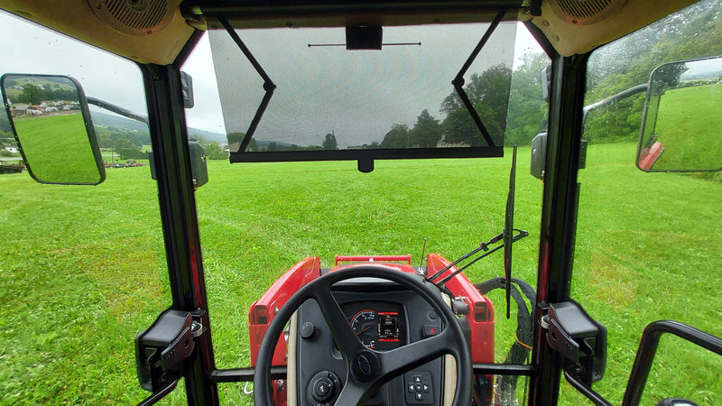 MAHINDRA 2126 HST W/CAB & LOADER 2126P14CHIL