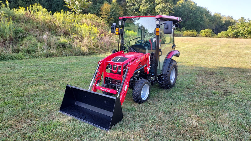 MAHINDRA 2126 HST W/CAB & LOADER 21264CHIL