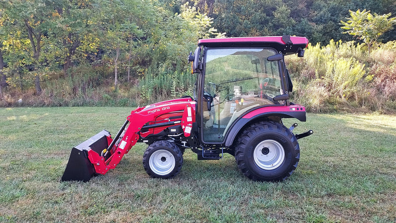MAHINDRA 2126 HST W/CAB & LOADER 21264CHIL