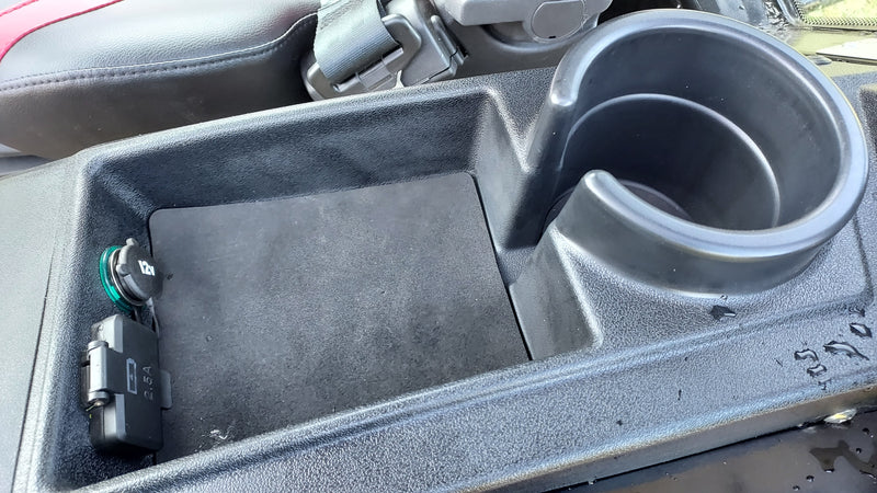 MAHINDRA 2126 HST W/CAB & LOADER 21264CHIL